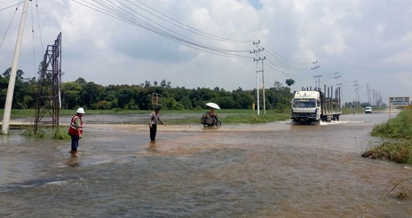 Sungai Kampar Meluap, Jalan Lintas Koridor Langgam Putus
