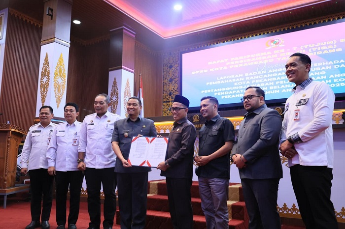 SAH! Pemko  dan DPRD Pekanbaru Setujui Perda Pertanggungjawaban APBD TA 2025