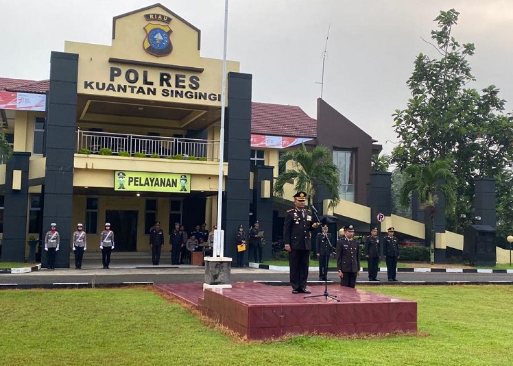 Upacara Bendera HUT Kemerdekaan RI Ke- 78 di Mako Polres Kuansing