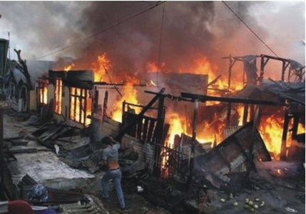 Baru Saja, Empat Petak Rumah di Panam Terbakar
