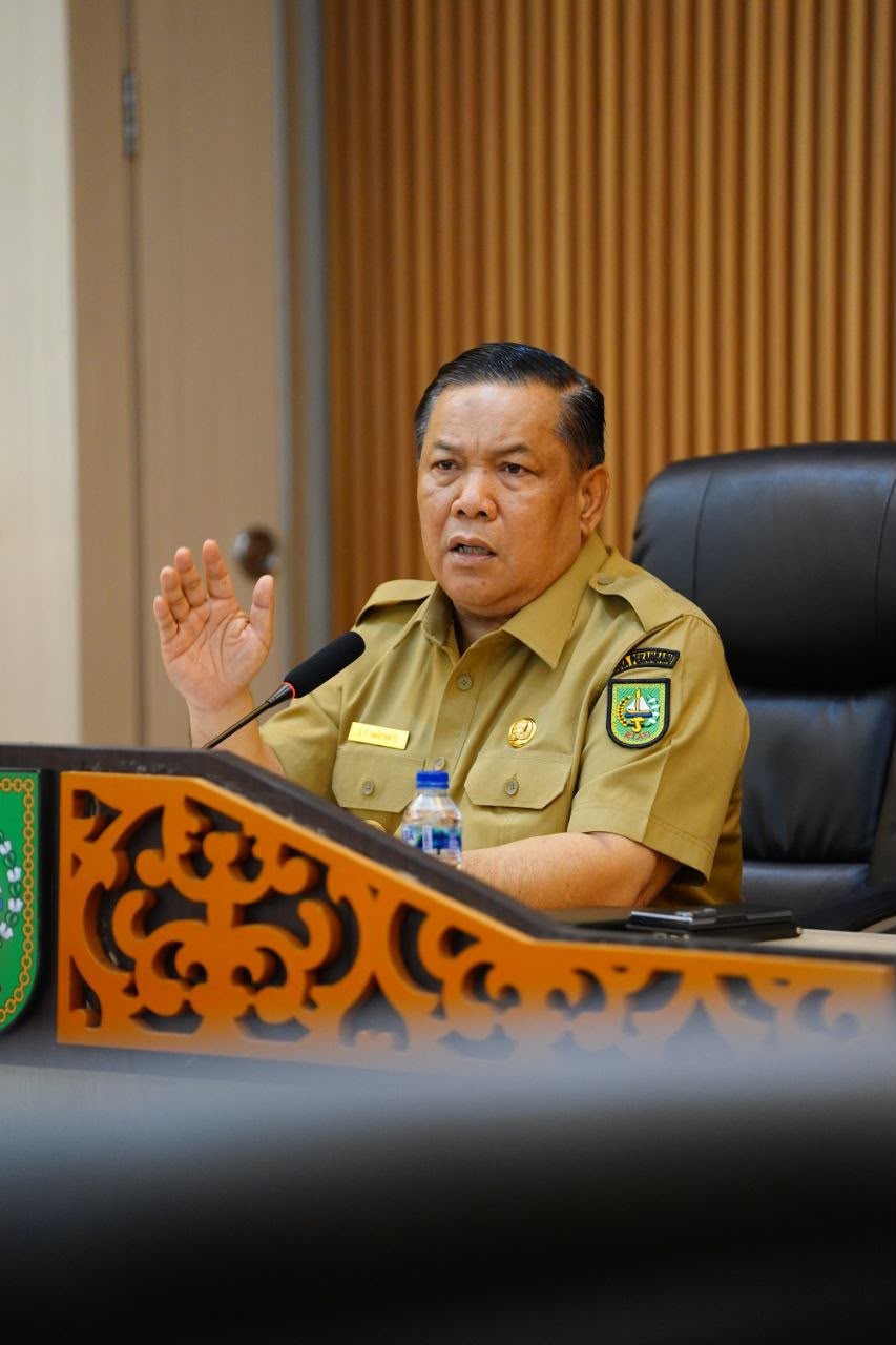 Pemprov Riau Gandeng Perusahaan Perbaiki Jalan Mahato–Simpang Manggala