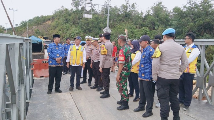 Kapolda Tinjau Longsor di Tanjung Alai-Kampar