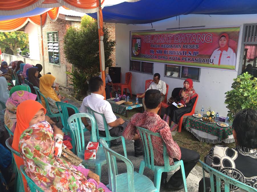 Reses, Politisi Gerindra Ini Janji akan Perjuangkan Insentif Kader Posyandu di Simpang Tiga