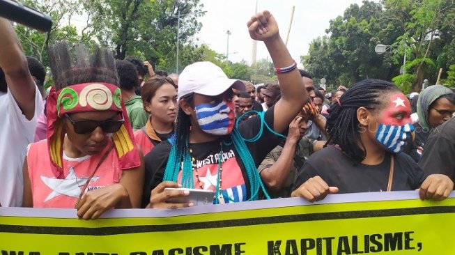 Demo di Depan Mabes TNI dan Istana, Mahasiswa Papua: Jokowi Bilang Maaf Tapi Blokir Internet, itu Langgar HAM