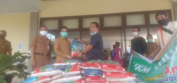 Peduli Dampak Covid-19, PT Usaha Kita Makmur  Salurkan Bantuan Sembako Melalui Pemkab Kuansing