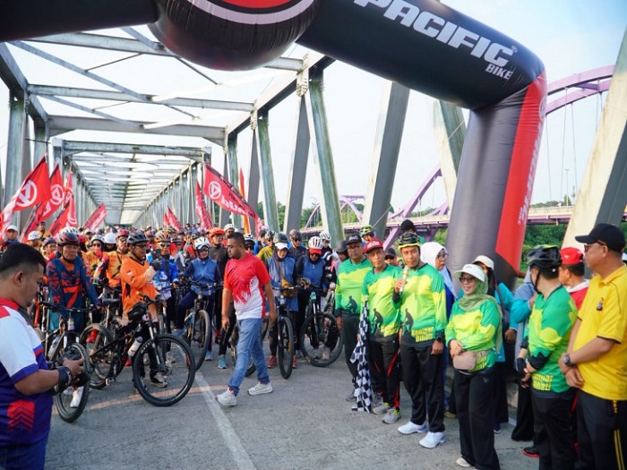 Bupati Buka Gowes Silaturahmi Fun Adventure Kampar Bersepeda 2026