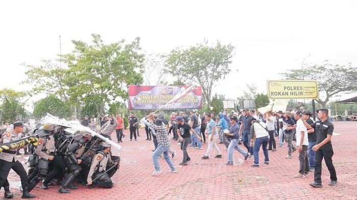 Wakapolda Riau dan Wakil Bupati Hadiri Simulasi Sispam Mako dan Sispam Kota Polres Rohil