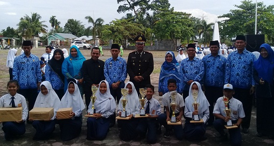 Camat Tanah Putih Tanjung Melawan Pimpin Upacara Hari Pahlawan