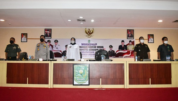 Hadiri Workshop Penanganan Konflik Sosial, Ini Harapan Bupati Inhu...
