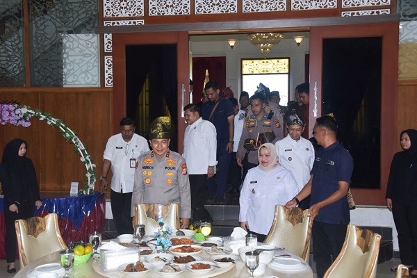 Bupati Kasmarni Sambut Hangat Kunker dan Silaturahmi Kapolda Riau Sekaligus Jamu Makan Siang