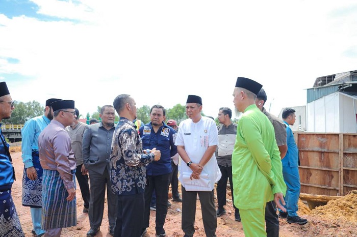 Kepala  BPKP Riau Tinjau  Eksekusi Program Penanggulangan Banjir Pada Segmen I di Bantaran Sungai Dumai
