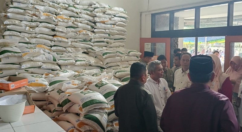 Bulog Kembali Salurkan Bantuan Cadangan Pangan Beras Pemerintah