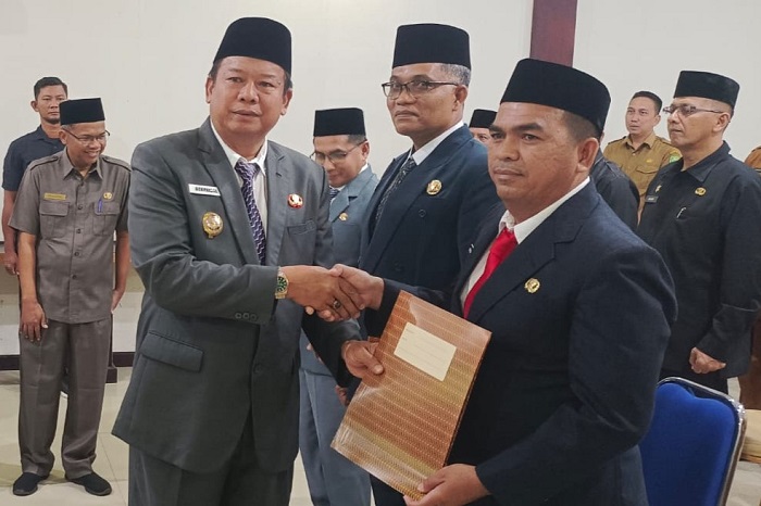Wabup Inhu Lantik Tiga Pejabat Disdukcapil, Tegaskan Jangan Ada  Pungli