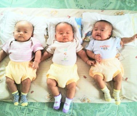 Lucunya... Bayi Kembar Tiga Asal Sorek Ini Makin Menggemaskan