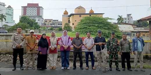 Antisipasi Tumpukan Sampah, Camat Pekanbaru Kota Tutup TPS Pasar Mambo