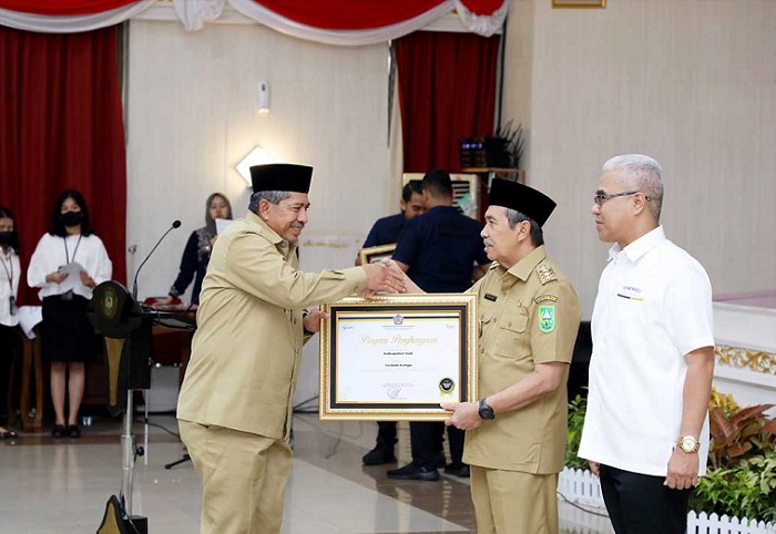 Pemkab Siak Terima Dua Penghargaan Dirjen Perbendaharaan