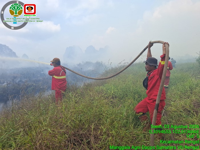 Manggala Agni Kesulitan Lakukan Pemadaman Karhutla di Kerumutan dan Seberida