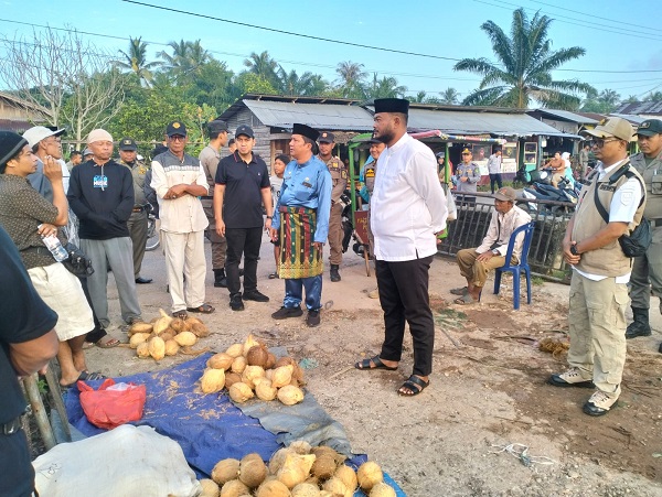 Satpol PP Lakukan Penertiban Pasar Bintang Bagansiapiapi