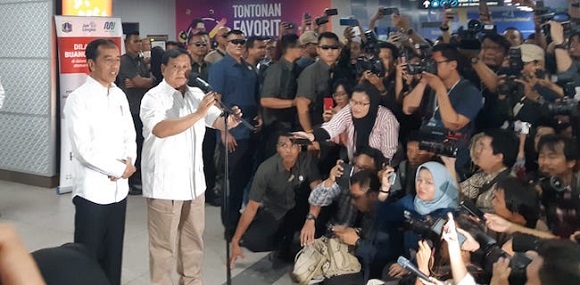 Dadakan...Prabowo dan Jokowi Bertemu di Stasiun MRT Lebak Bulus