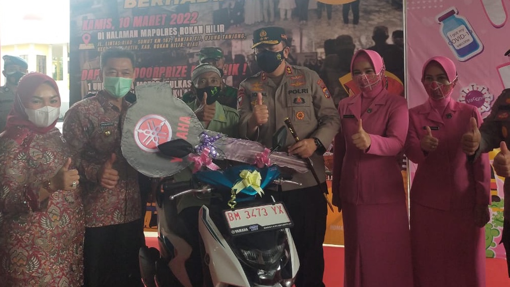 Terkejut Dapat Hadiah Sepeda Motor, ''Kalau Bisa Kapolresnya Jangan Dipindahkan''