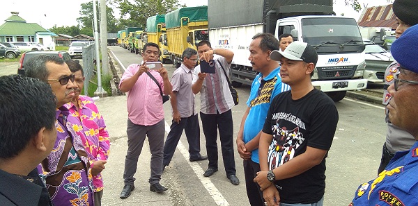Turun di Roro Tanjung Buton, Tiga Colt Diesel Kosmetik  Ilegal dari Tanjung Pinang Diamankan Polisi