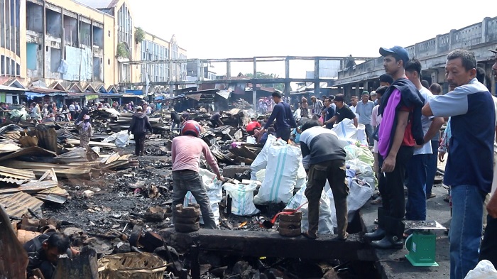 Pasar Ikan Terapung Tembilahan Terbakar, 313 Kios dan Los Ludes