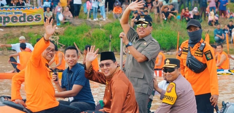 Bupati Kuansing Buka Festival Pacu Jalur di Pulau Godang Kari