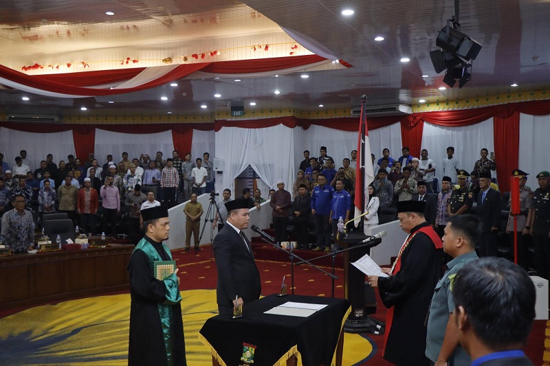 Sunardi Dilantik Sebagai Wakil Ketua DPRD Kampar