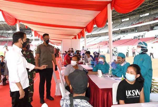 Jokowi Targetkan Dua Juta Dosis Vaksinasi Harian di Bulan Agustus