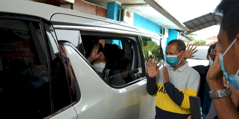 Pamit Usai Lepas Tugas Sebagai Walikota Surabaya, Risma: Makasih Yo, Rek