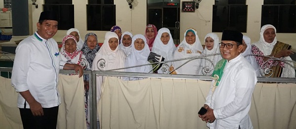Firdaus-Rusli Berikan Bantuan Pendidikan Buat Siswa yang Hafiz Quran 