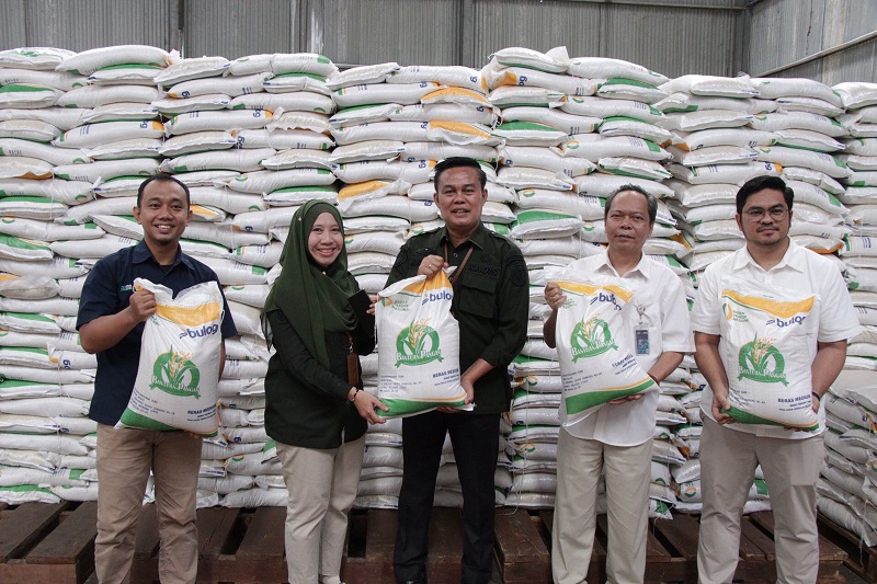 Persiapan Penyaluran Bantuan Pangan Periode Desember, Kepala DKP Cek Stok di Gudang Bulog