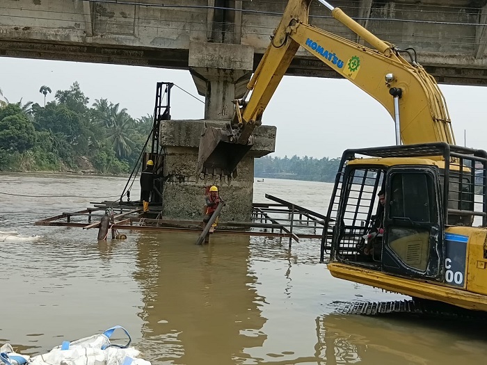 Baru Diperbaiki, Pondasi Jembatan Ujung Tanjung Sudah  Turun 2-3 Cm