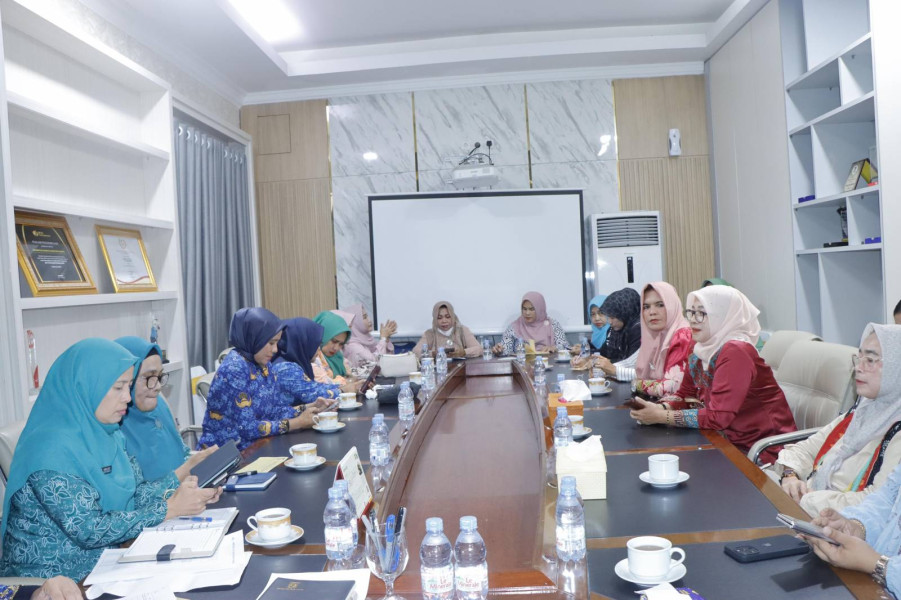 Pj. Ketua TP PKK Kab. Kampar, Pimpin Rapat Persiapan Peringatan Hari Ibu Ke-96 Tahun 2024 Tingkat Kab. Kampar