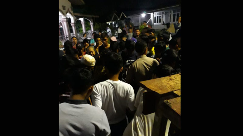 AMPUN-AMPUNAN...Maling Kotak Infak di Masjid Annur Duri Babak Belur Dihajar Massa yang Geram