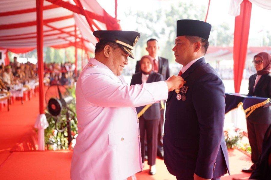 Mengabdi Puluhan Tahun, ASN Pemprov Riau Raih Tanda Kehormatan Presiden