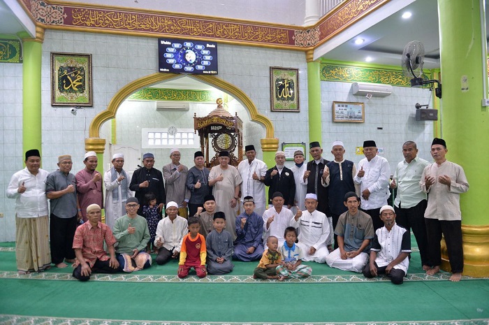 Wagub Riau: Salat Berjamaah Upaya Memakmurkan Masjid
