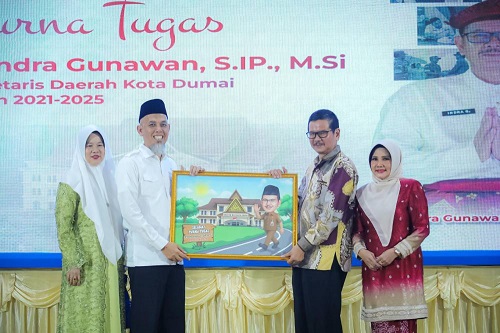 39 Tahun 8 Bulan Mengabdi Sebagai ASN, Wako Dumai H. Paisal Apresiasi Dedikasi H. Indra Gunawan