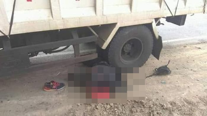 BRAKKK...Diserempet, Arlan Tewas Terjatuh dan Dilindas Truk Angkutan Batubara