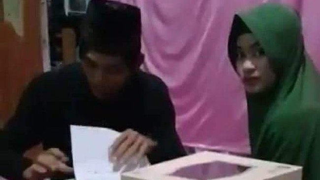 Warga Murka, Minta Pelaku Pernikahan Sedarah Disanksi Adat, Diikat Lalu Ditenggelamkan ke Laut