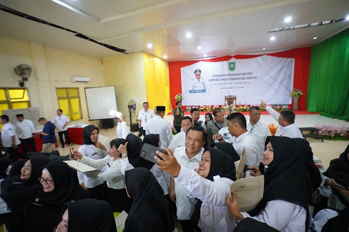 262 Guru di Rohul Terima SK PPPK dari Pj Gubri SF Hariyanto