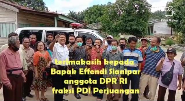 Effendi Sianipar Serahkan Bantuan Mobil Ambulance di Rokan Hilir