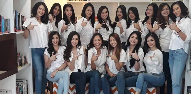 Sindir Luhut dan Hendropriyono Soal Khilafah, JS Prabowo Posting Para Wanita Cantik Salam Dua Jari