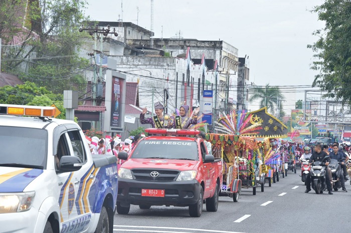 Tanda Syukur, Bangga dan Apresiasi Kepada Petugas Kebersihan, Kasmarni Bawa Adipura Keliling Kota Bengkalis