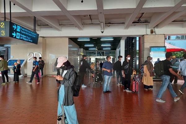 Bandara Soekarno-Hatta Terapkan PPKM Darurat Mulai Besok, Penumpang Wajib Bawa Surat Vaksin dan Tes PCR