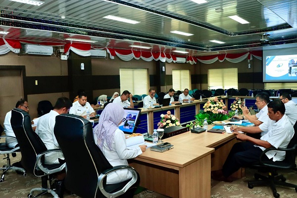 Bupati Kampar Ahmad Yuzar Pimpin Rapat Bersama PDAM Tirta Kampar