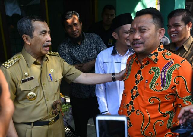 Didampingi Bupati Kampar Tinjau UKM di Rumbio Jaya, Gubri: Pelaku Usaha Diharapkan Bisa Berinovasi