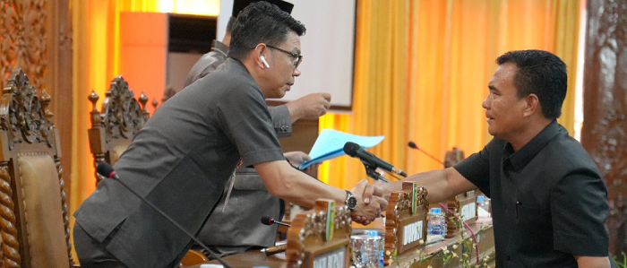 Pj Sekda Kuansing Hadiri Paripurna Ranperda Pengelolaan Zakat dan KTR