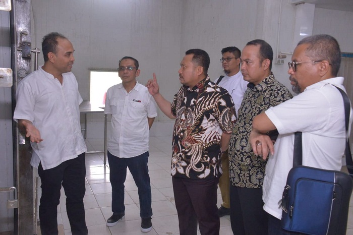 Tinjau Pengolahan Ikan Rubelli Indonesia, Bupati: Kita Wujudkan Kampar Sebagai Industri Perikanan Terbesar di Riau