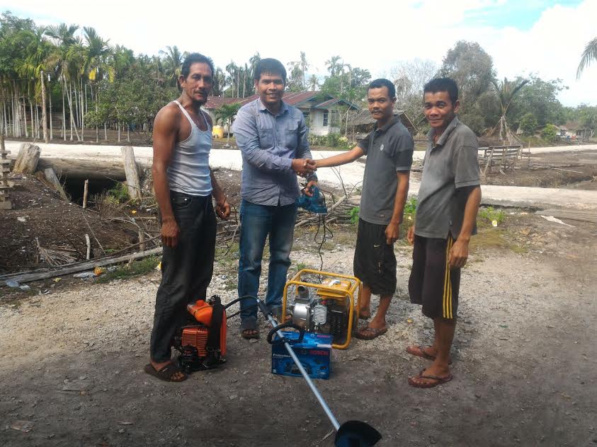 Dalam Seminggu, RAPP Gelontorkan Bantuan ke Beberapa Desa di Pulau Padang